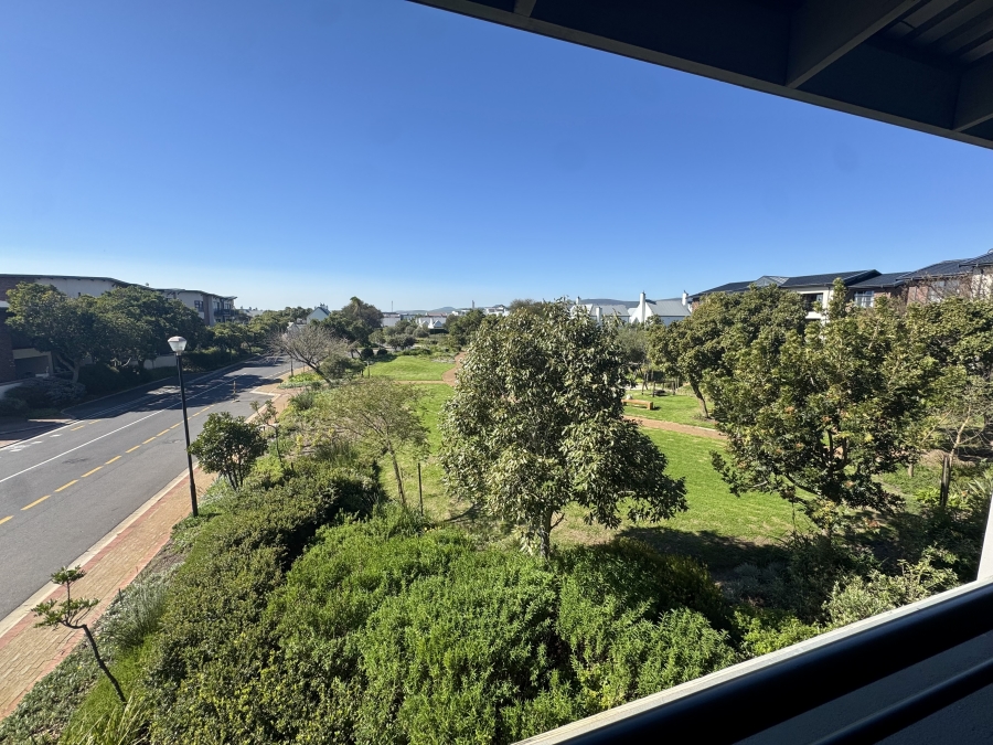 To Let 2 Bedroom Property for Rent in Royal Ascot Western Cape